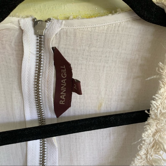 White sleeveless blouse with silver beads. Zipper on back. - Picture 3 of 8